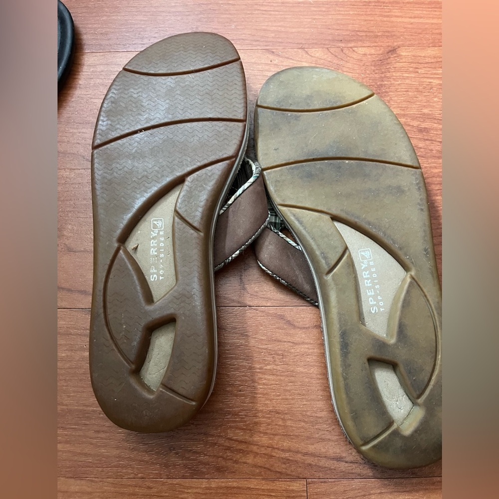 Sperry Flip Flops - Picture 2 of 3